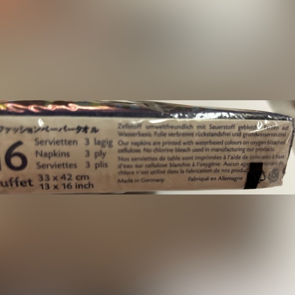 New 16 Paper Napkins Tiffany Museum MOMA 13” x 16” made in Germany - Picture 4 of 14